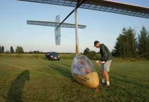 Phi cơ đầu tiên bay bằng sức người