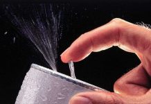 Tại sao nên gõ vào lon nước có ga trước khi mở nắp