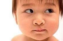 Trẻ 6 tháng phân biệt được người tốt, xấu