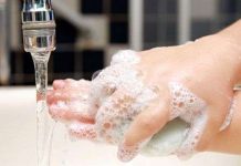 Nên rửa tay sau khi ra quyết định