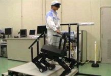 Xem "chó" robot hướng dẫn người mù đi đường