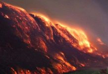 Thị trấn Mỹ cháy suốt 5 thập kỷ