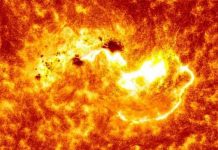 Phi thuyền hoãn bay vì bão mặt trời