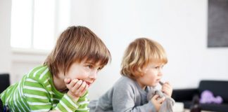 Tại sao trẻ em cứ thích xem đi xem lại một bộ phim?