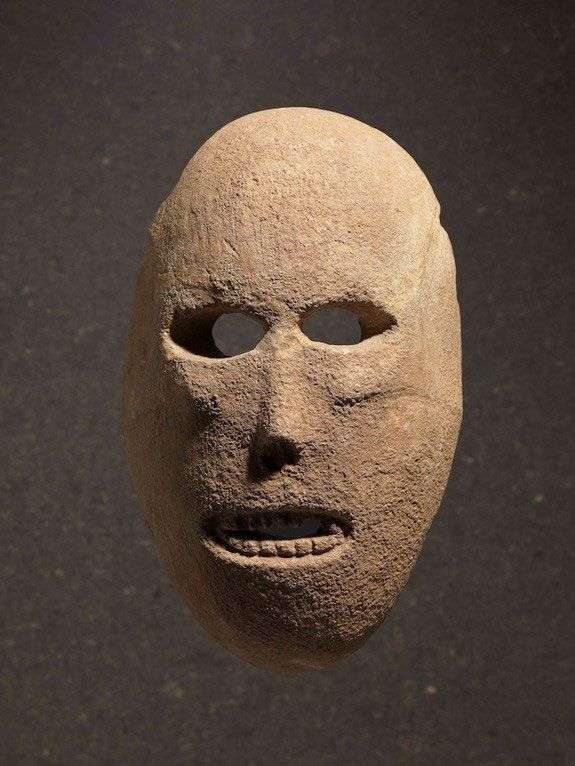 Những chiếc mặt nạ đá cổ nhất thế giới