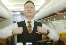 Những ký hiệu khó hiểu giữa các tiếp viên trên máy bay