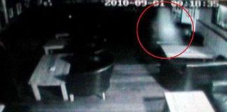 'Bóng ma' bí ẩn trong một quán bar