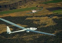 Bay tới rìa vũ trụ mà không cần động cơ