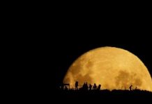 Ghi hình mặt trăng khổng lồ