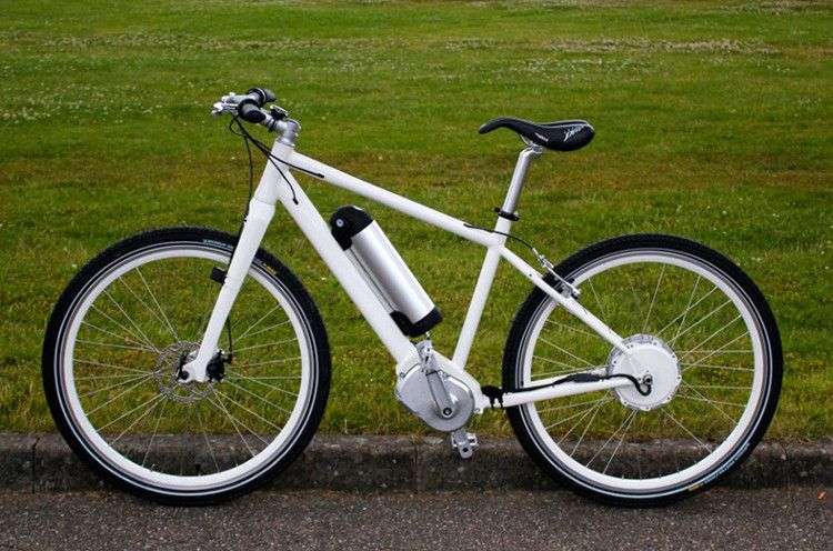 Bike2: Xe đạp không xích, sạc pin bằng cách đạp như bình thường