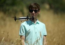 Chàng trai chế tạo drone vừa bay cực nhanh, vừa quay được video 4K