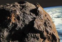 Thiên thạch bằng nhà 10 tầng bất ngờ sượt qua Trái Đất Thiên thạch bằng nhà 10 tầng bất ngờ sượt qua Trái Đất