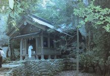 Đảo đàn ông - nơi ai đến cũng phải lột trần và thanh tẩy