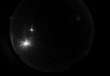 Khối sáng lạ trên bầu trời Mỹ