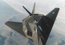 Nhật Bản tiết lộ máy bay tàng hình đầu tiên