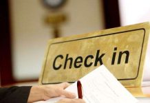 Mở cửa phòng khách sạn bằng smartphone