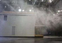 Phá sập nhà bằng 100 chiếc quạt Phá sập nhà bằng 100 chiếc quạt