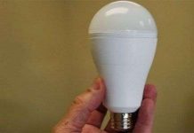 Đèn vẫn sáng dù mất điện