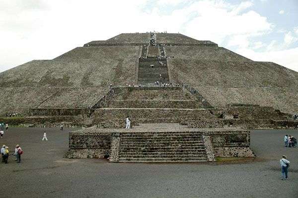 Những kim tự tháp độc đáo không nằm ở Ai Cập