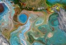 Tại sao nước biển có màu sắc khác nhau?