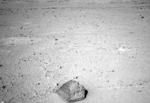 Phát hiện viên đá “kim tự tháp” huyền bí trên hành tinh Đỏ Phát hiện viên đá “kim tự tháp” huyền bí trên hành tinh Đỏ