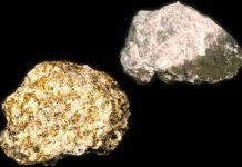 Hàng trăm viên đá mặt trăng mất tích