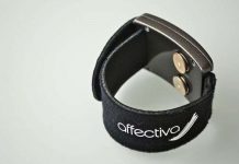 Vòng đeo tay phát hiện giáo viên dạy dở