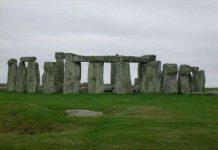 Tìm ra nguồn gốc của những khối đá xanh ở Stonehenge?