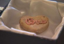 Kinh ngạc bánh quy vẫn nguyên vẹn sau 85 năm