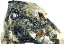 Giả tinh thể đoạt giải nobel và mẫu thiên thạch