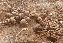 Bí ẩn danh tính của 54 bộ xương không đầu