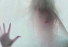 Nhà vật lý học người Anh dùng máy gia tốc hạt lớn để chứng minh ma không hề tồn tại