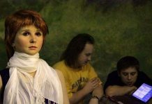 Ra mắt Robot chạy hệ điều hành Android