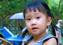 Trẻ học 2 ngôn ngữ có thể nói lắp