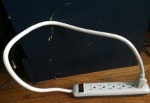 Chuyện gì xảy ra khi bạn cắm 2 viên pin dự phòng lại với nhau như thế này?