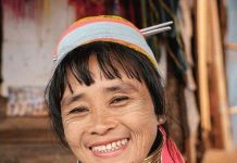 Khám phá ngôi làng có những người phụ nữ cổ dài kỳ lạ