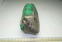 Tìm thấy ngọc lục bảo 5.000 carat ở Nga