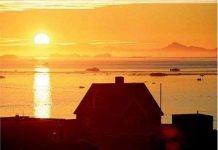 Tự sát vì mặt trời không lặn Tự sát vì mặt trời không lặn