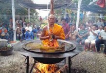 Vì sao nhà sư có thể ngồi thiền trong chảo dầu sôi?