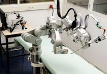 Robot hỗ trợ bác sĩ phẫu thuật