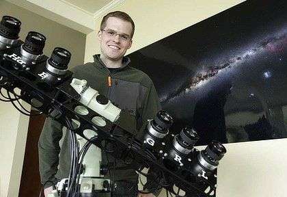 Toàn bộ bầu trời đêm từ 37.440 bức ảnh phơi sáng