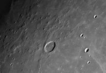 Lỗ thủng Mặt trăng là của người ngoài hành tinh? Lỗ thủng Mặt trăng là của người ngoài hành tinh?