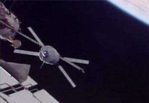 Tàu Albert Einstein kết nối với trạm vũ trụ