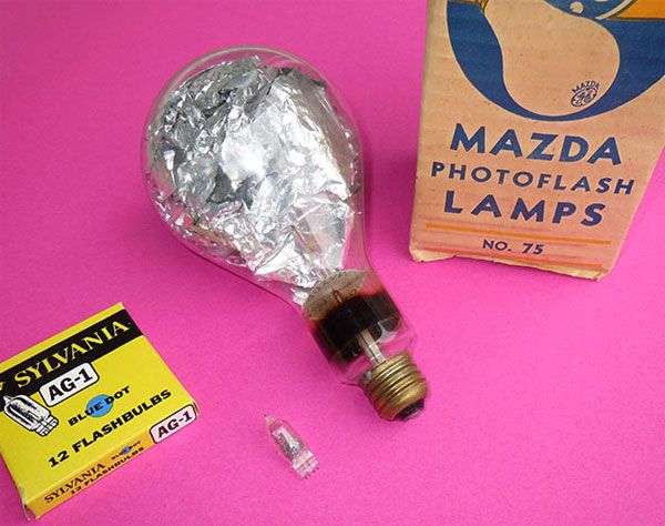 Lịch sử của đèn Flash - từ thuốc nổ cho đến điốt phát quang