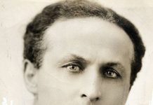 Lật tẩy màn ảo thuật kinh điển: còng tay nhốt trong thùng kín