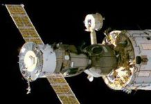 NASA mua tàu vũ trụ Nga