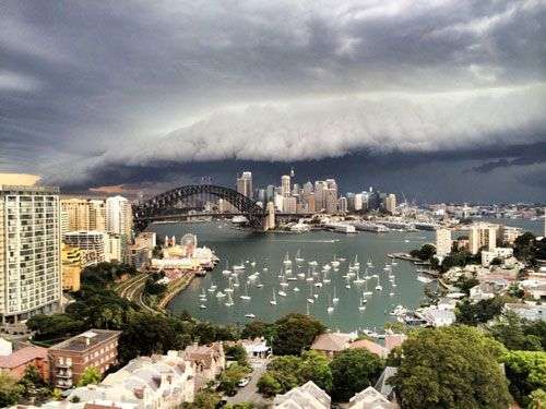 Mây bão bao trùm Sydney
