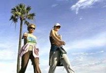 Một năm ánh sáng bằng... 225 triệu năm đi bộ