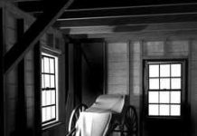 Tại sao đóng chặt cửa sổ mà vẫn cảm thấy gió?