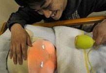 Robot trẻ em giúp cha mẹ học cách nuôi con